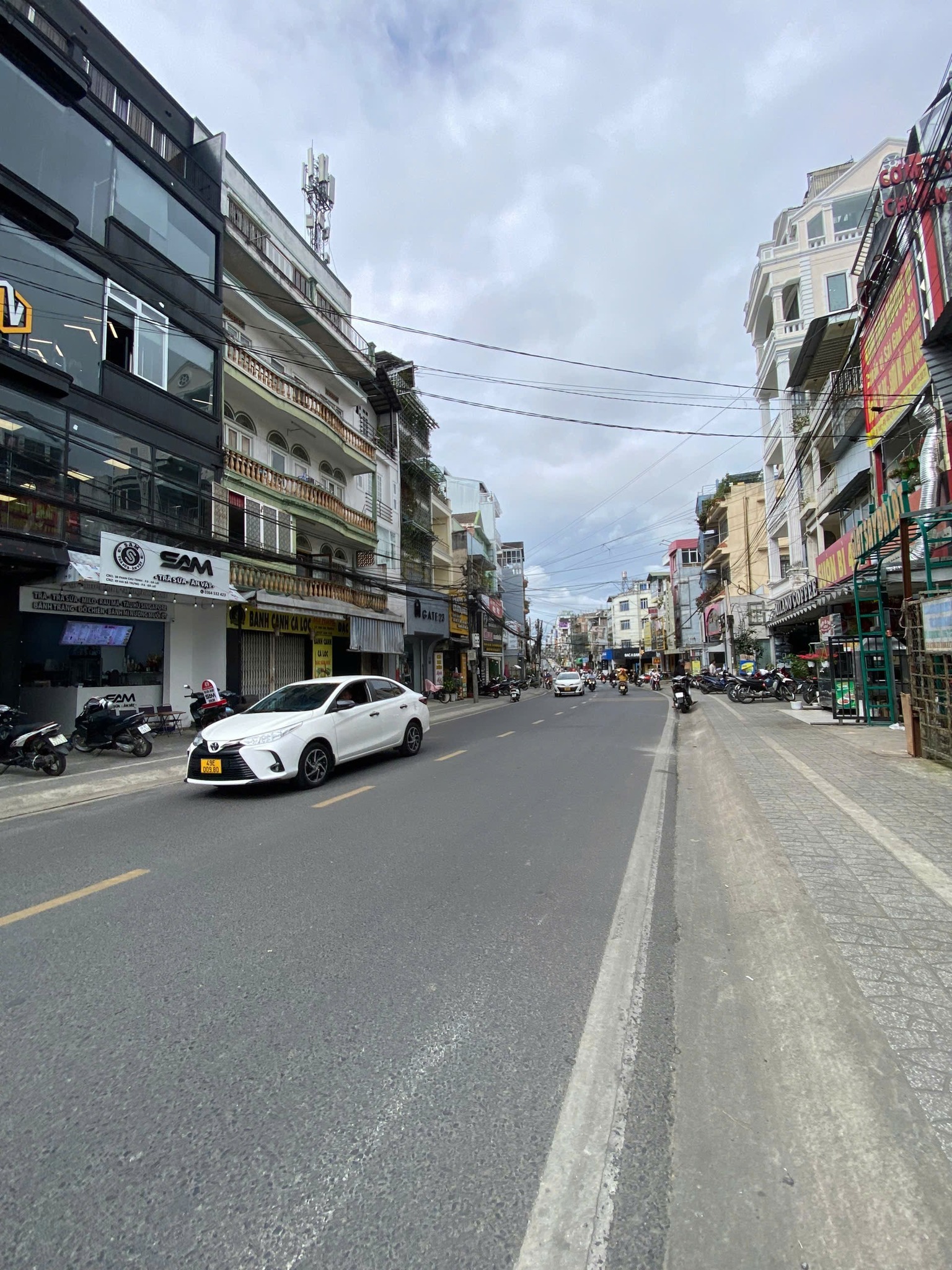 Cần bán gấp Căn Nhà mặt tiền kinh doanh đường chính Hai Bà Trưng, Đà Lạt giá 18.5 tỷ - Ảnh chính